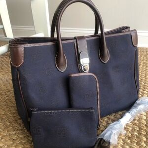 New: Dooney & Bourke Double Handle Canvas and Leather Satchel Tote w Extras